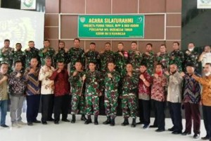 Dandim 0615 Kuningan berfoto berssama usai kegiatan.